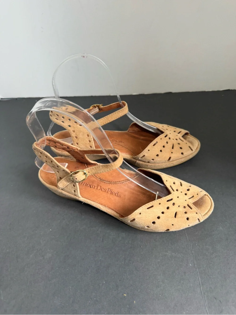 L'Amour Des Pieds Brenn wedge sandals featuring perforated suede. Size 6M